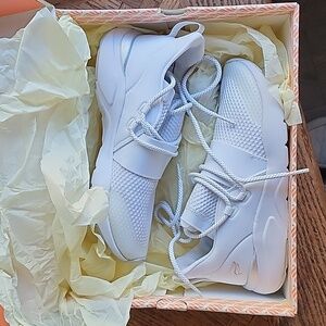 Fabletics Zuma studio sneaker